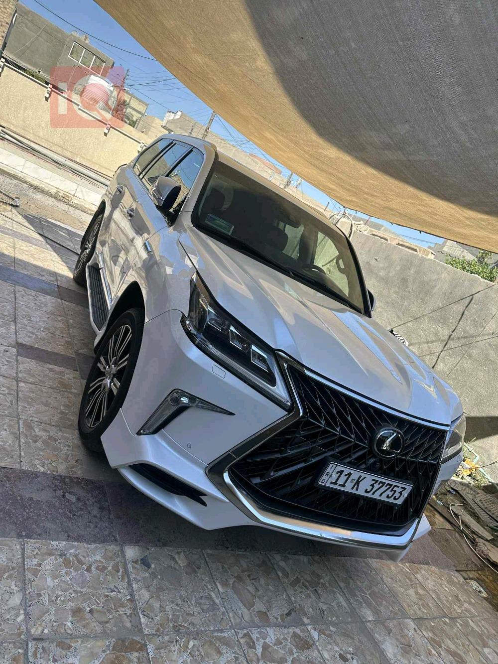 Lexus LX